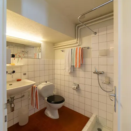Zur Stickerei *